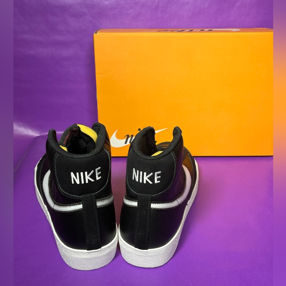 🆕 Nike Blazer ‘77 Mid Vintage Various Sizes Black/White Casual Sneaker 👟 - Picture 2 of 6